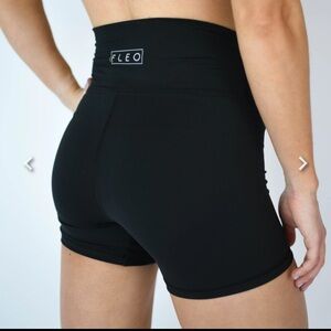 FLEO Women's Black High-Waisted Shorts Sz M